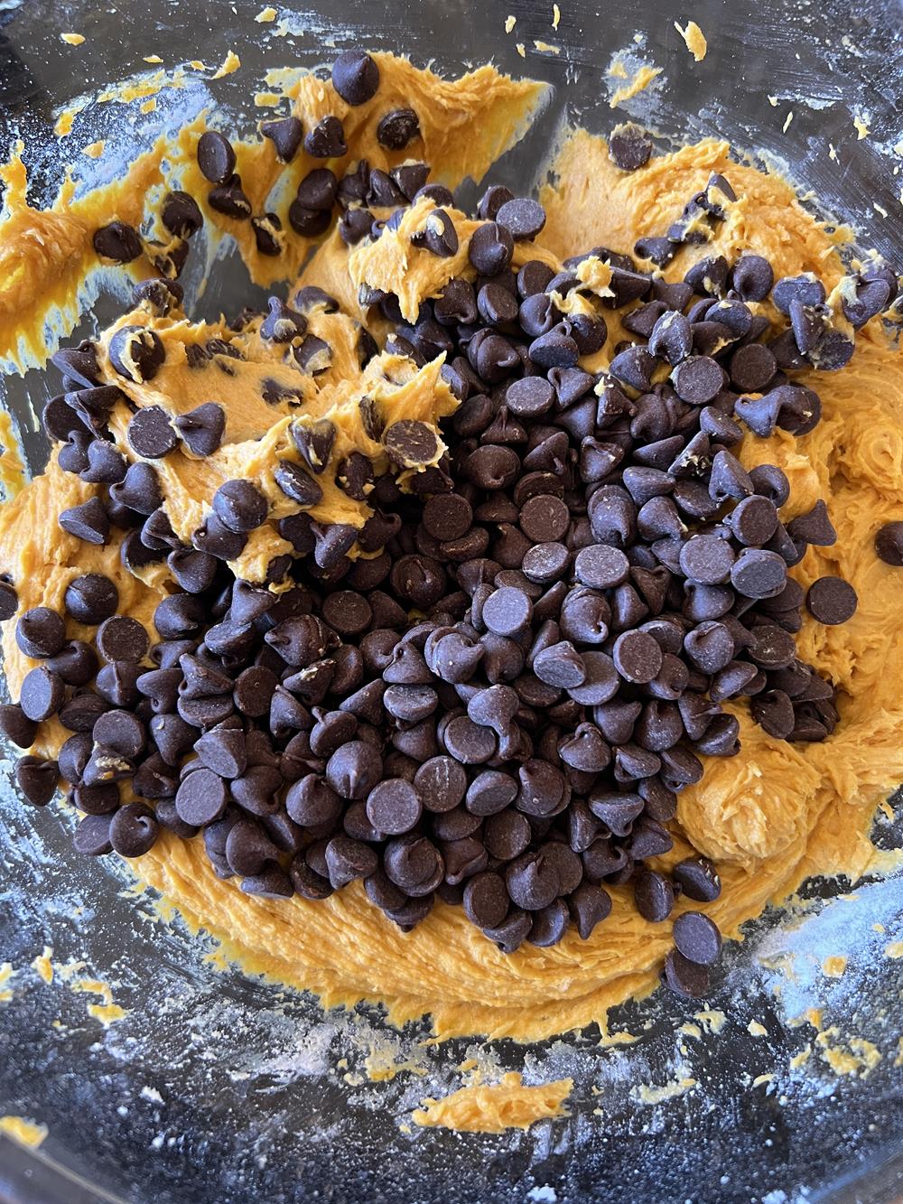 chocolate chip pumpkin bars batter with chocolate chip