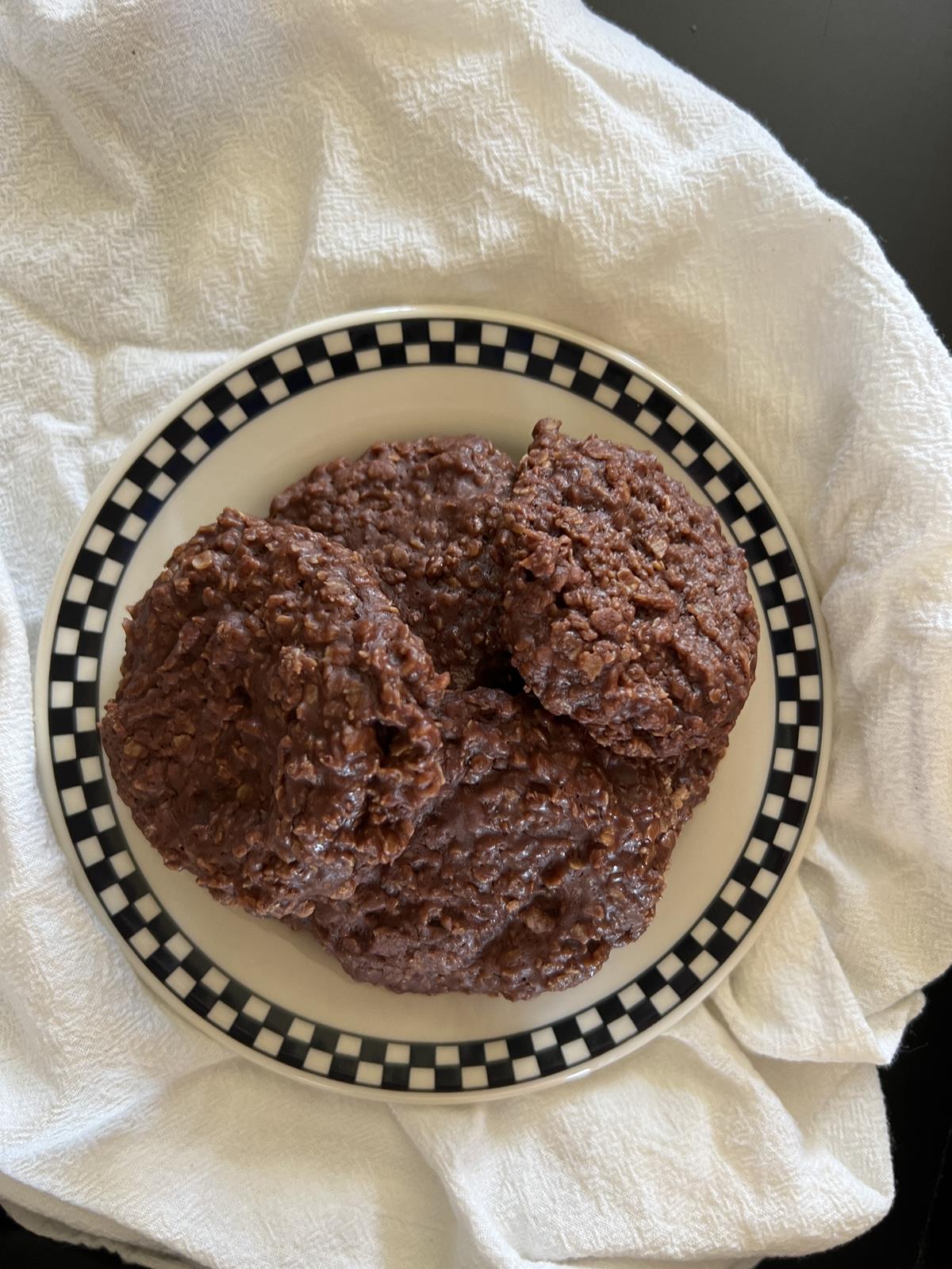 No Bake Cookies without peanut butter on white plate with black edging