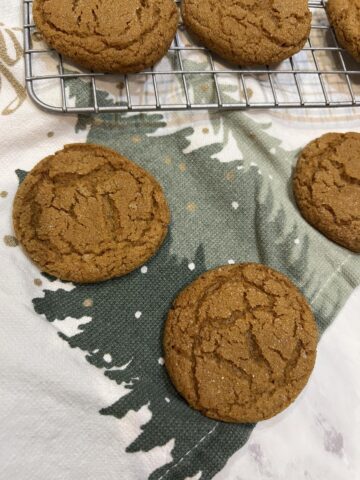 molasses cookies on Christmas napkins